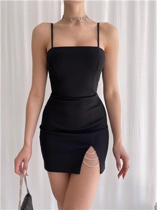ELBİSE MODELLERİYırtmacı Zincir Detaylı Askılı Mirage Elbise - Siyah